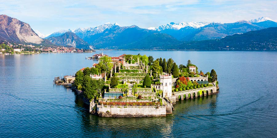 Cruising to the beautiful Borromean Islands